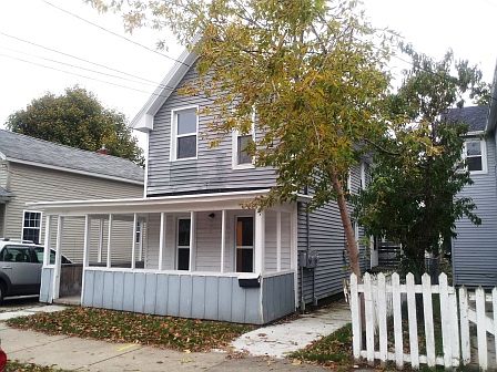 Separate, side entry to unit.