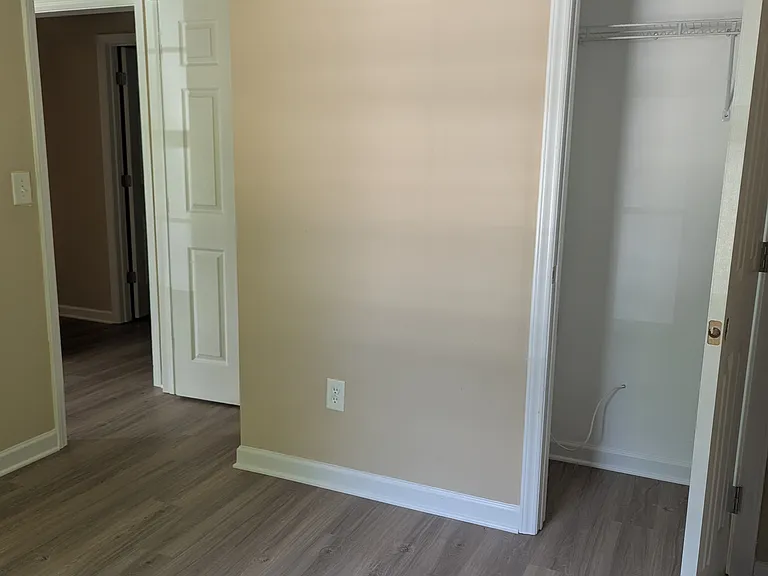 424 S Spruce St — Photo 3