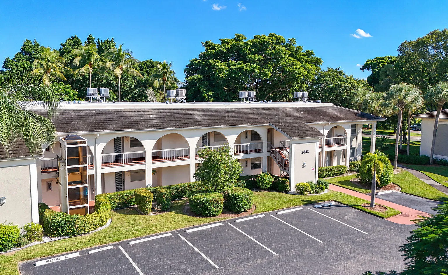 2 bed, 2.0 bath, 962 sqft, $1,700 — Photo 1