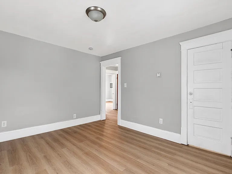 458 Kling St — Photo 18