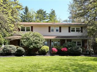 75 Scotland Rd, Chestnut Ridge, NY 10977