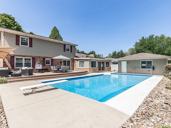 3rd image of 5400 Park Dr
