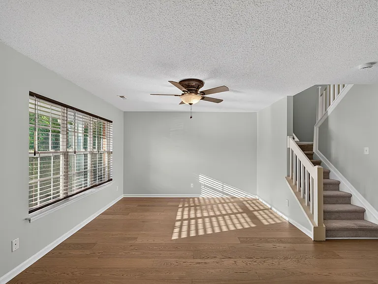 80 Tannenbaum Cir — Photo 4