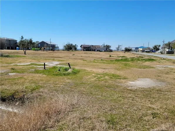 9548 Big Lake Rd, Lake Charles, LA 70605