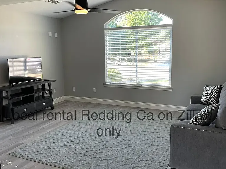 1020 Monterra Ln — Photo 4