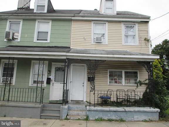 5th image of 570 York St