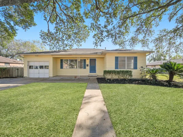 1811 Mulcahy St, Rosenberg, TX 77471