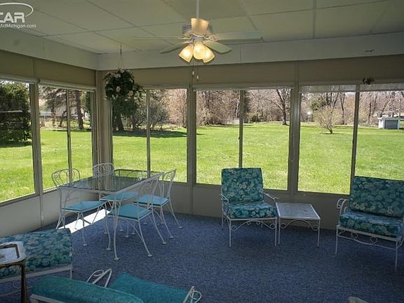 3rd image of 5079 Woodhaven Dr