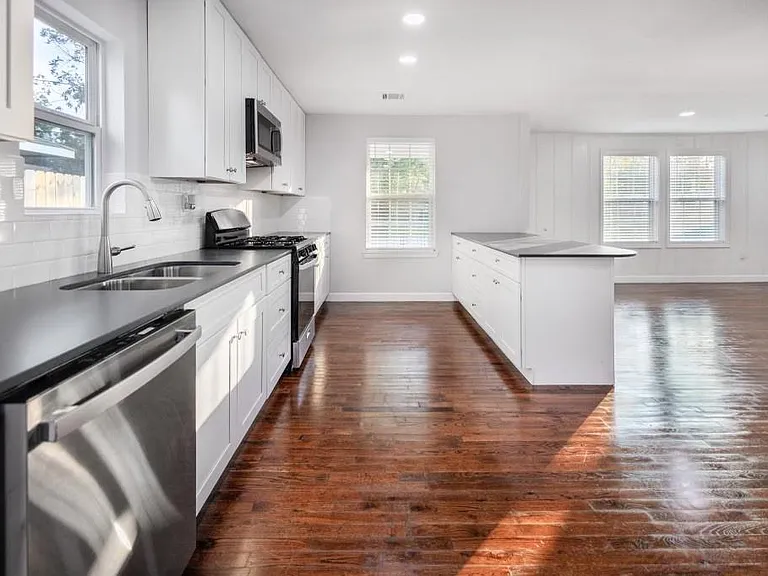 3234 Berry St — Photo 13