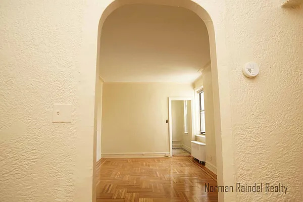 Rented by Norman Raindel, LREB | media 2