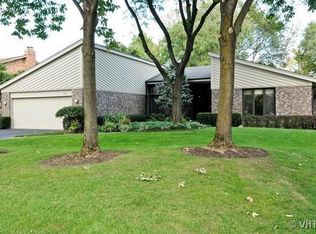 1033 Crofton Ct, Highland Park, IL