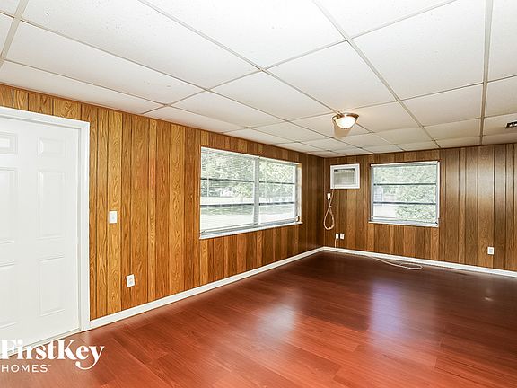 5th image of 211 NE Faring Ave