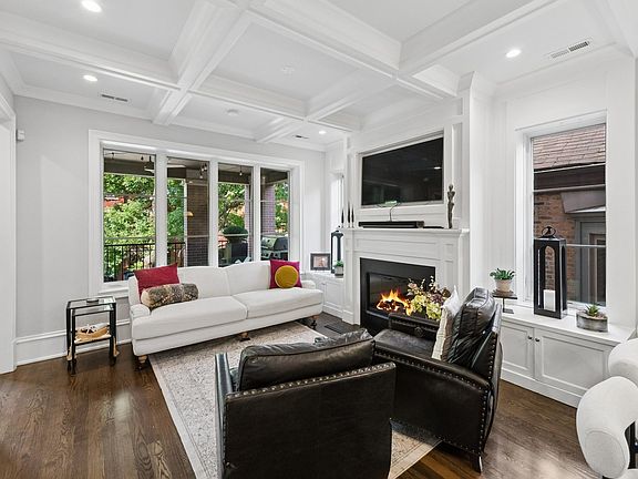 2nd image of 1909 N Bissell St #2