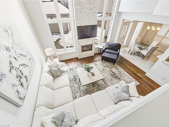 3rd image of 958 Irish Moss Rd