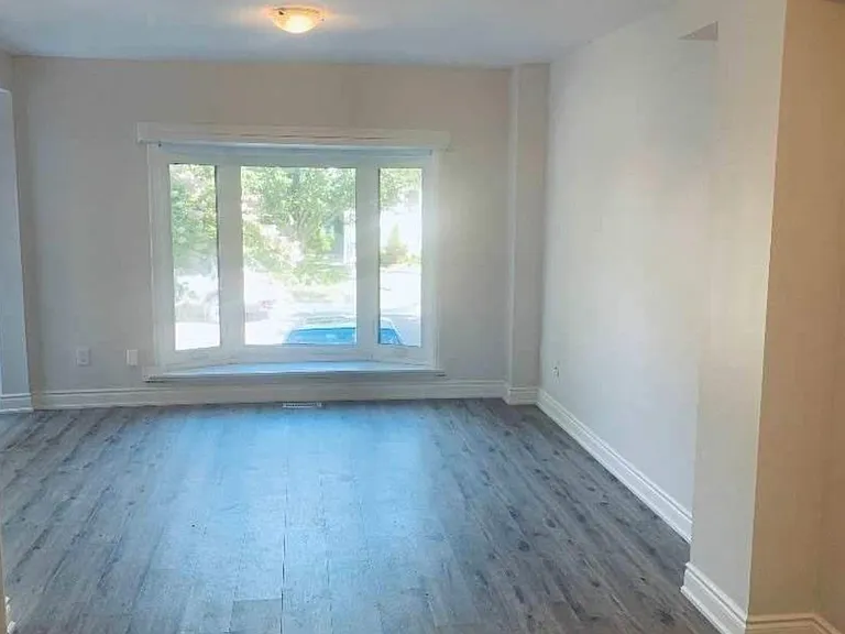 75 Eileen Ave — Photo 4