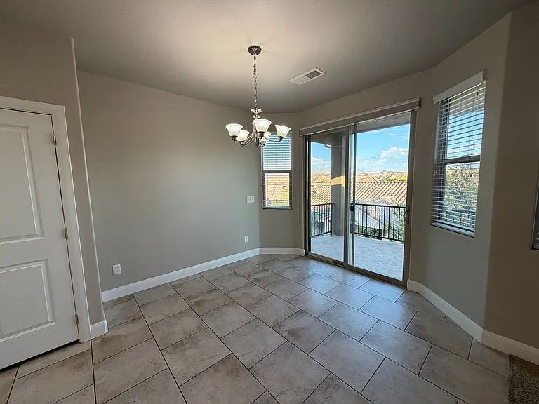 469 E Barcelona Dr — Photo 7
