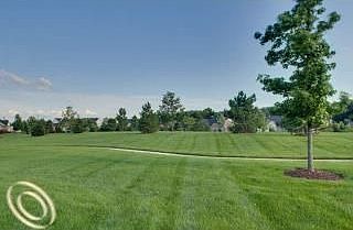 4th image of 2328 Lexington Cir N