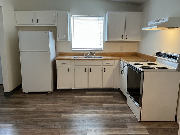 5th image of 3015 Balfour Ave