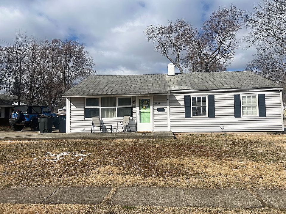 1st image of 3249 Essex Dr