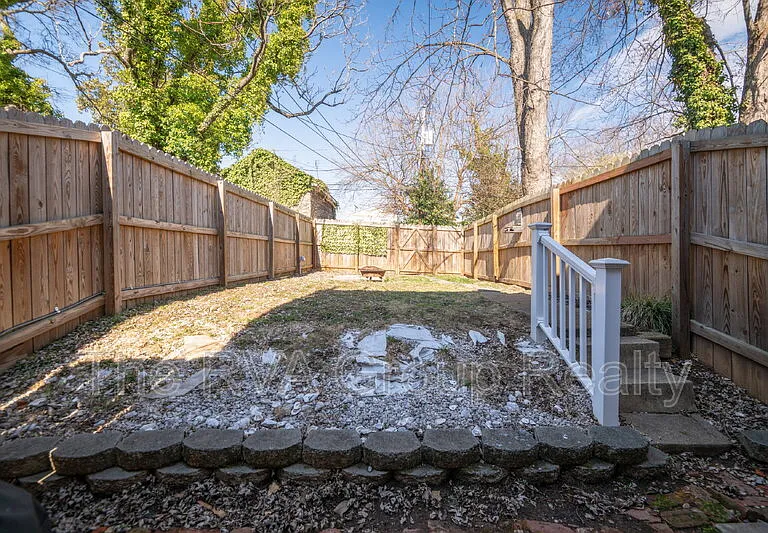 1230 Wallace St — Photo 42