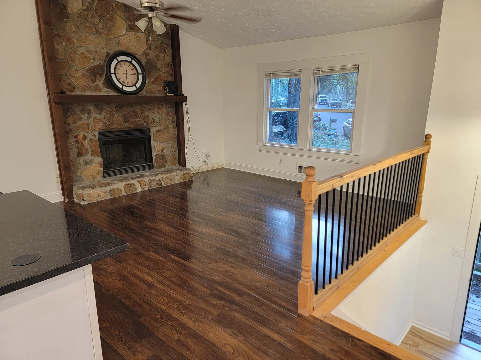 5 bed, 2000 sqft, $2,700 — Photo 4
