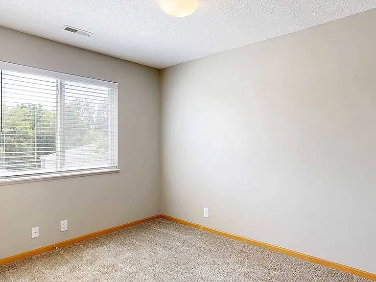 Highland View Apartments — Photo 114