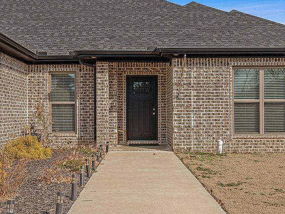 3rd image of 1003 Ava Ln