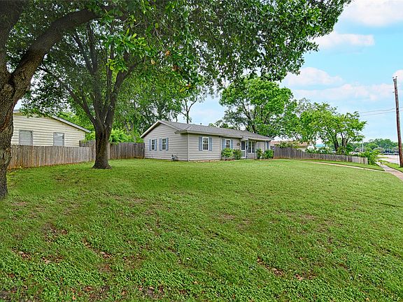 3rd image of 531 Himes Dr