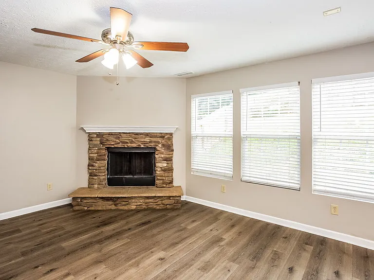4226 Kellybrook Dr — Photo 5