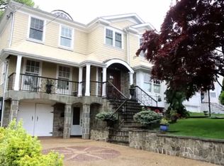 154 Sampson Ave, Albertson, NY 11507