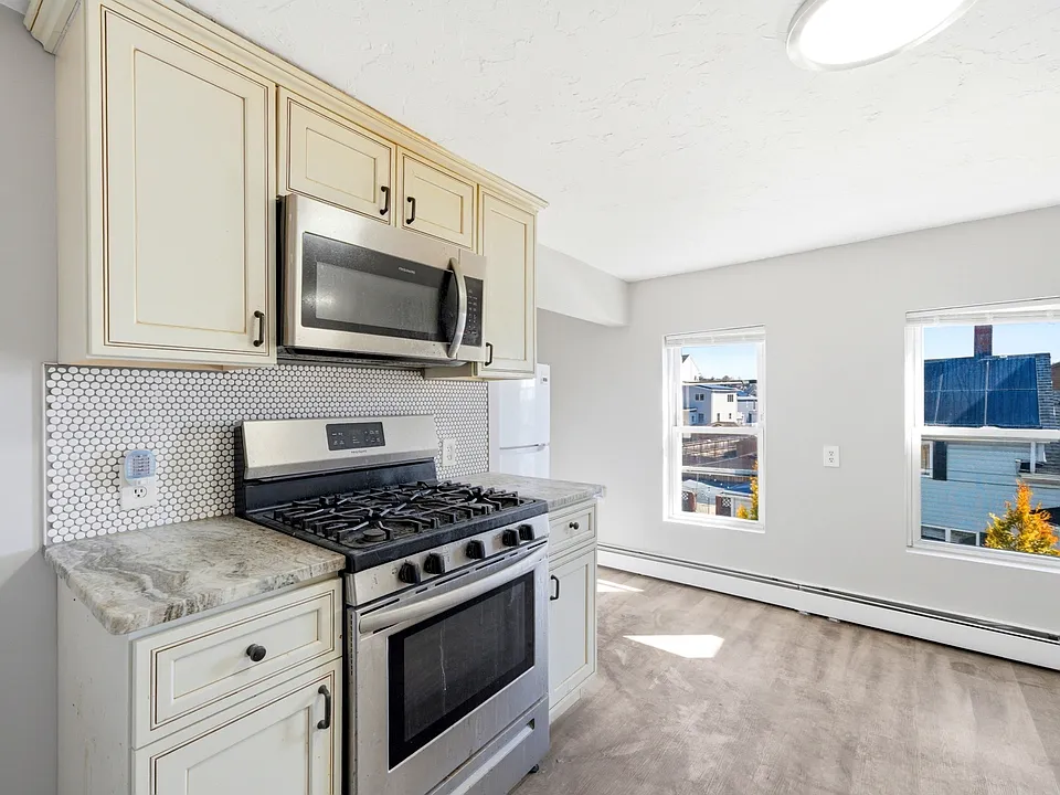 29-31 Auburn St #1R