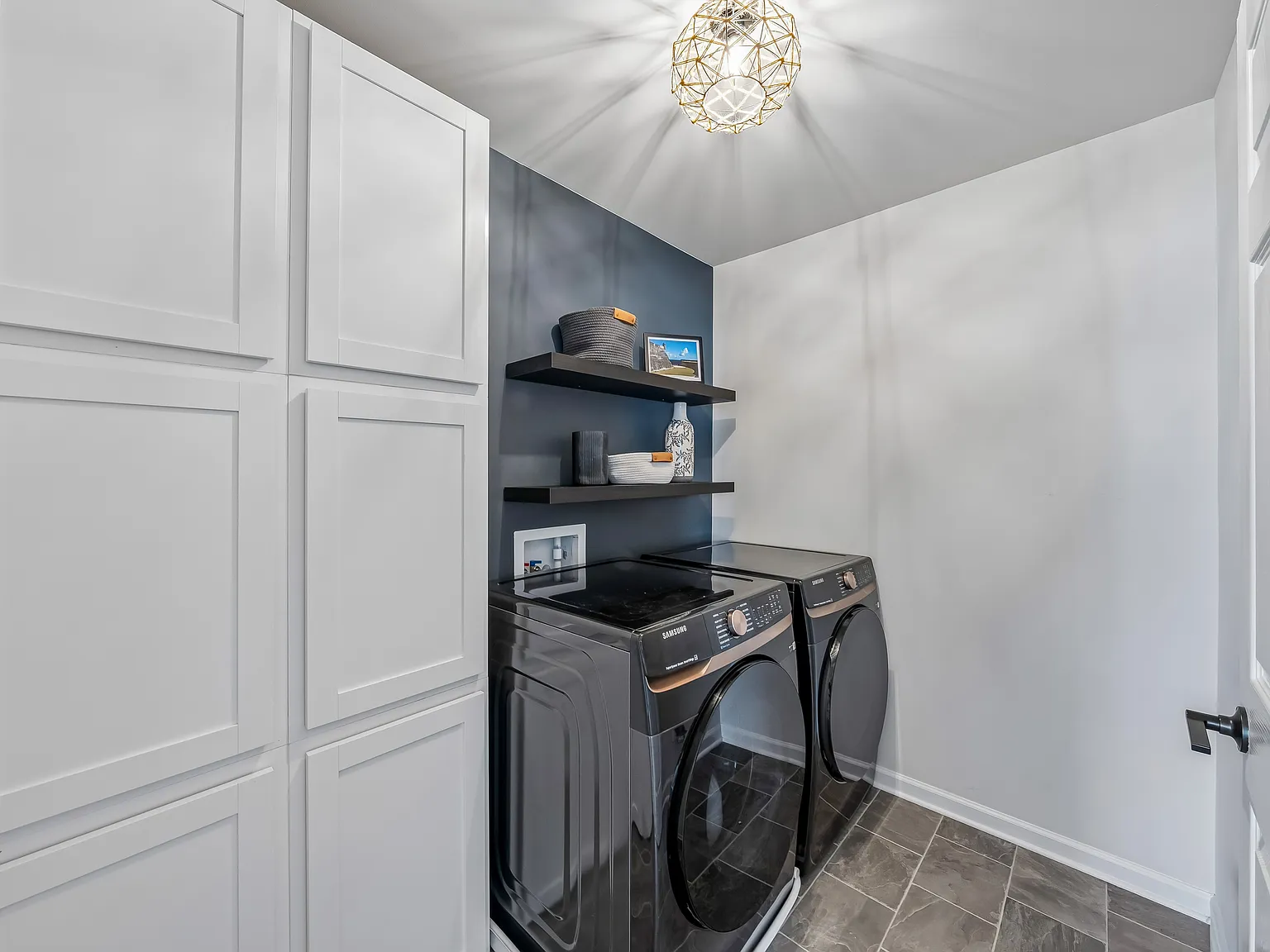 4 bed, 2388 sqft, $3,050 — Photo 4