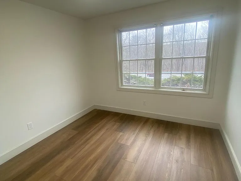 1087 Mount Tom Rd #203 — Photo 5