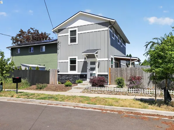 211 Ethel St, Oregon City, OR 97045