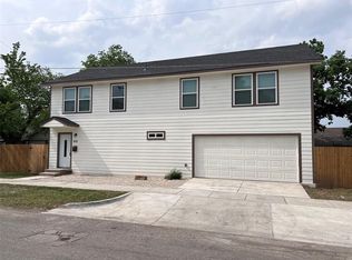 908 W Shaw St, Fort Worth, TX 76110