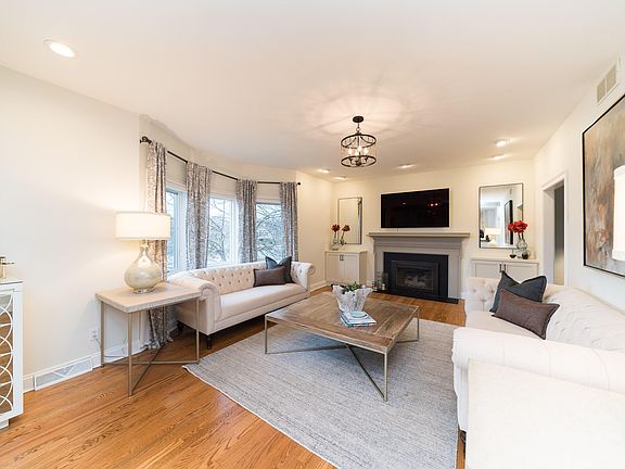 4th image of 156 Bay Meadows Dr