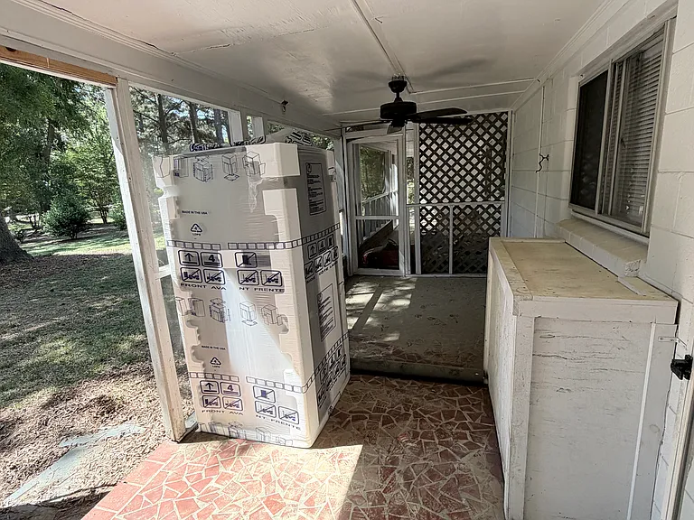 922 W Chatham St #B — Photo 14