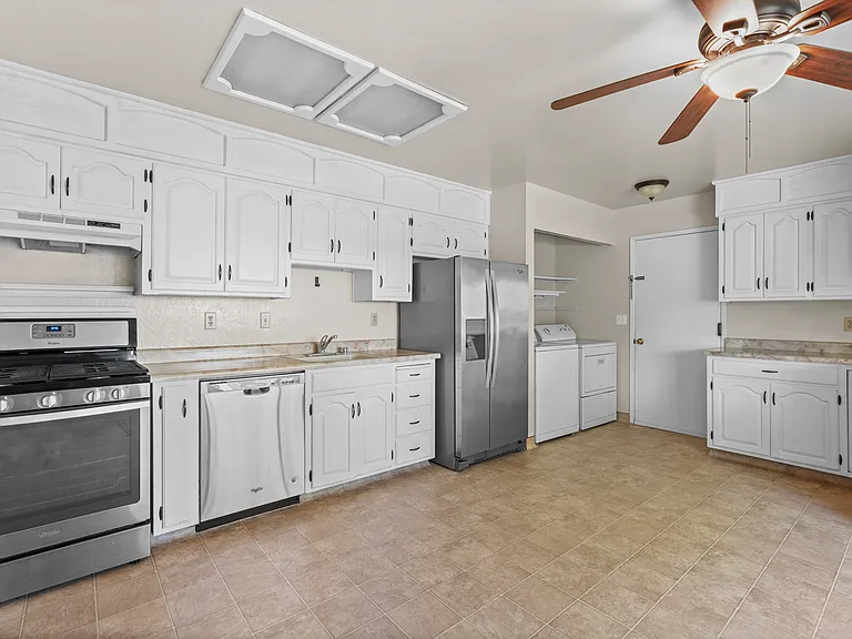 1200 Reeve St — Photo 4