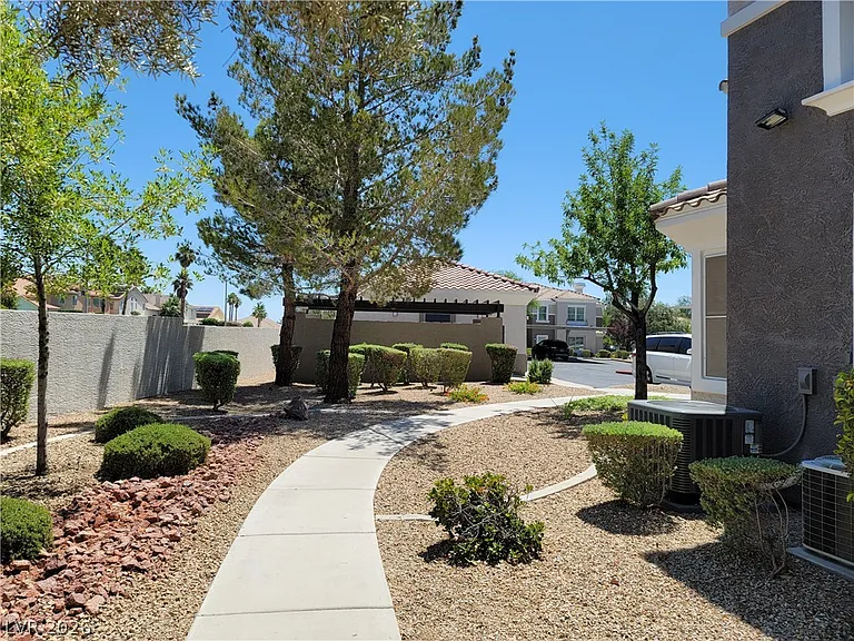 2325 Windmill Pkwy #324 — Photo 2