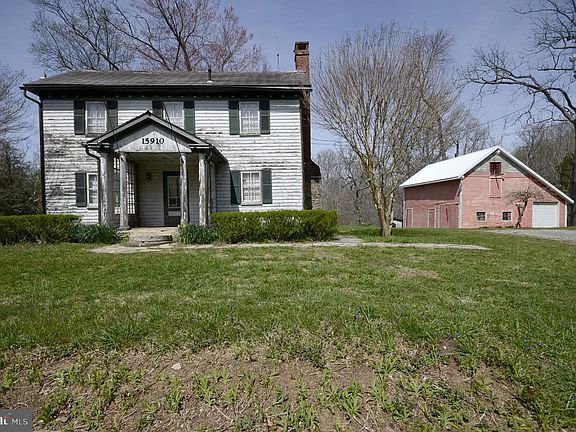 5th image of 15910 Emory Ln