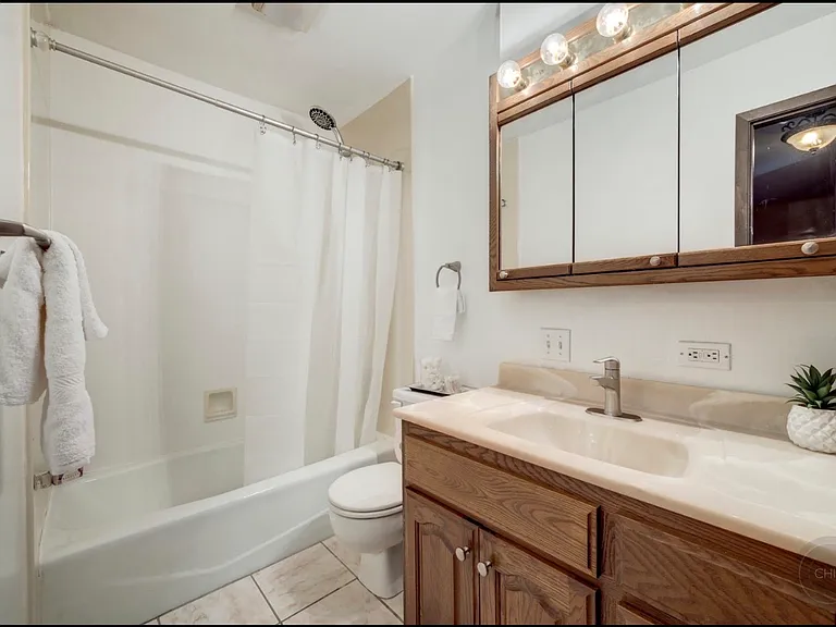 989 Tioga Ct — Photo 9