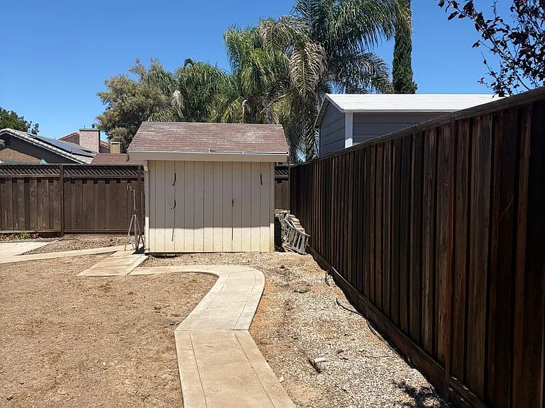1648 Alberta St — Photo 10