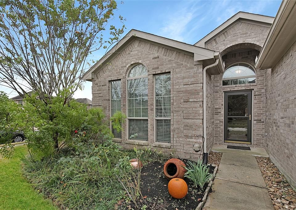 1st image of 8703 Sunrise Canter Dr