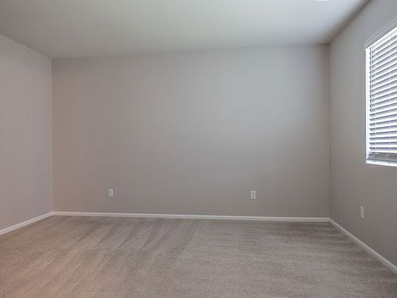 5th image of 17601 Oak St
