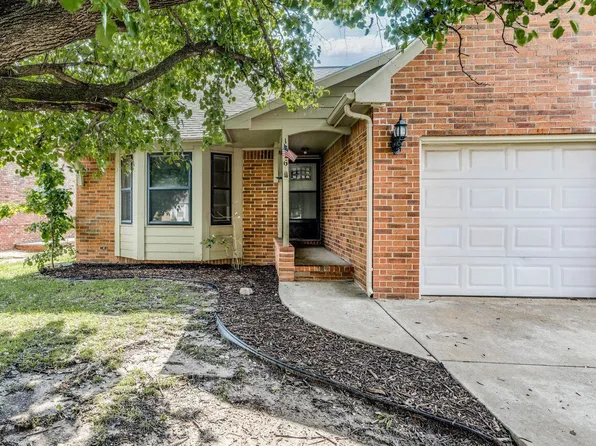 1826 S Stacey St, Wichita, KS 67207