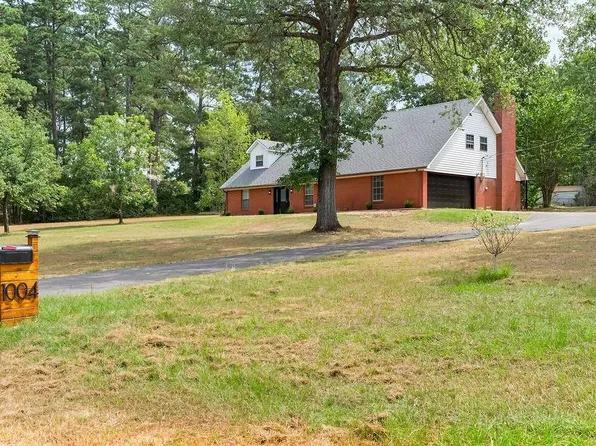 1004 Sunset Dr, Daingerfield, TX 75638
