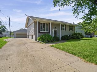 110 S Meadowview Ln, Washington, IL 61571