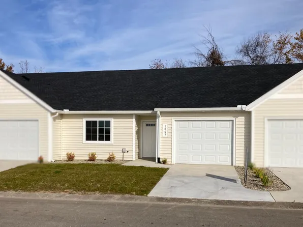 1065 Sunnyside Dr, Wayland, MI 49348