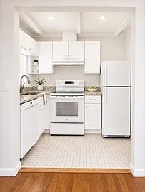 1575 Beacon St #3R — Photo 3