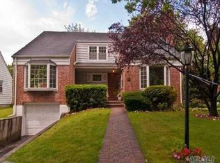 268 Clinton Rd, Garden City, NY 11530